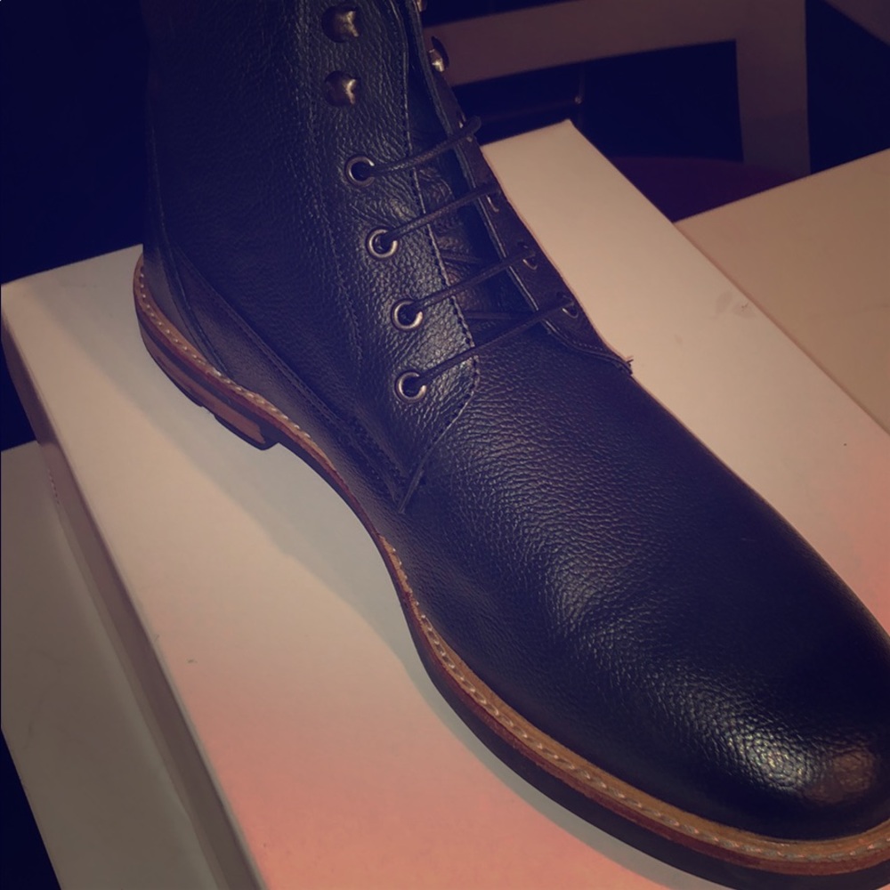 Brand NEW Ben Sherman Plain toe men’s boots.